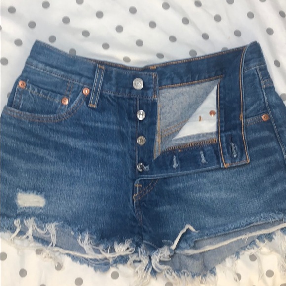 LEVI 501 button up shorts w27 - Picture 2 of 3